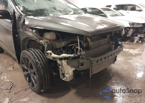 2019 Ford Escape Titanium z USA, uszkodzony, nr VIN 1FMCU9J92KUC13199